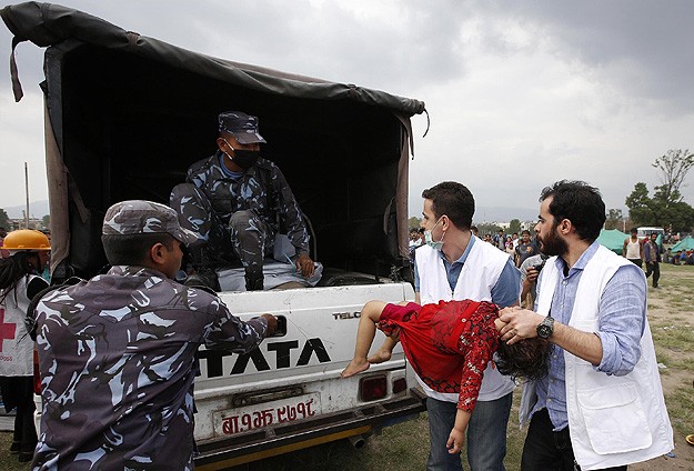 Photo of Türk yardım ekipleri Nepal’de