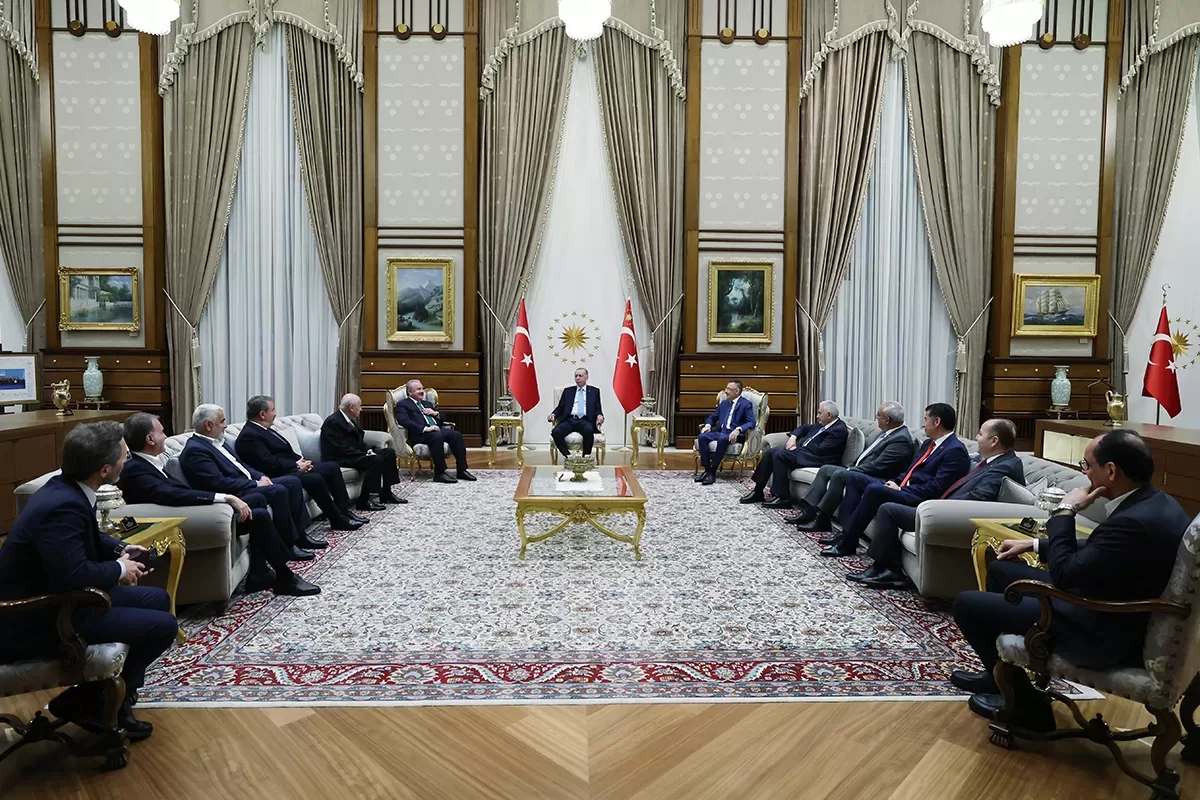 Photo of Cumhurbaşkanı Erdoğan, seçim sonrası TBMM Başkanı ve Cumhur İttifakı liderleriyle bir araya geldi