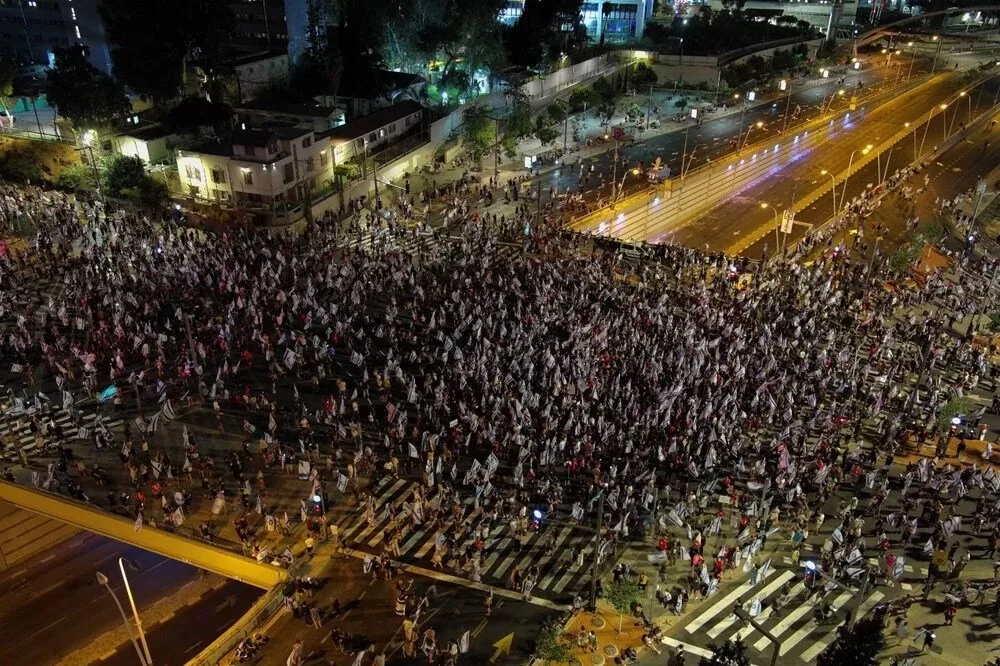 Photo of İsrail’de protestolar sürüyor!